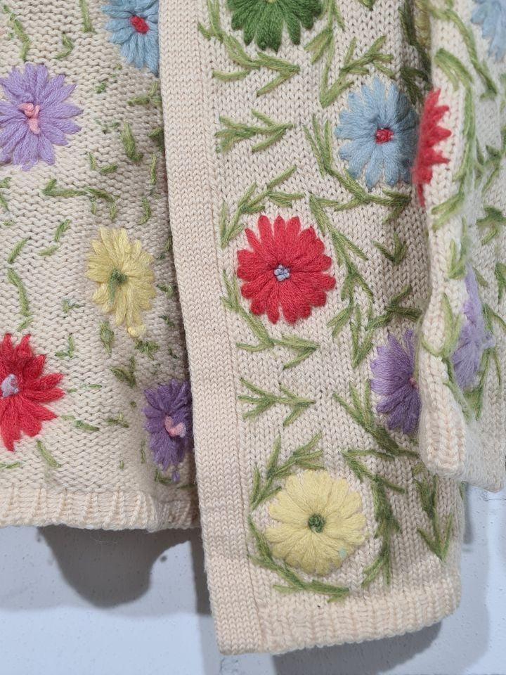 Vintage Strickpullover mit Blumenmuster